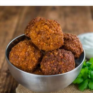 Plato De Falafel Con Patatas Fritas