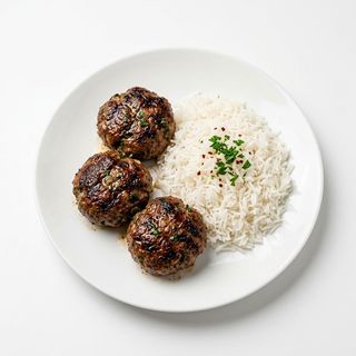 Телешки кюфтенца с ориз 300г