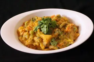 შერეული მცენარეული კორმა - Mix Vegetable Korma 