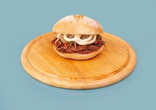 Bollito Francesina, sale, pepe, salsa verde, cipolla e maionese