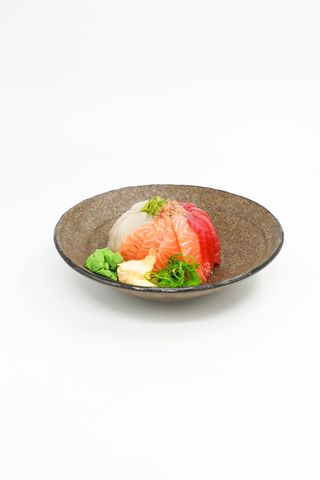 Trio Sashimi Don with Kobe [Salmon, Prawns, Eel]