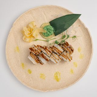 Хрустящий ролл с угрем