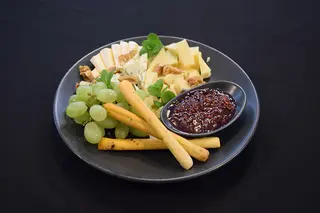 Platou aperitiv cu cașcavaluri