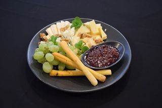 Platou aperitiv cu cașcavaluri