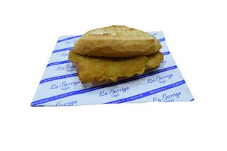 Bocadillo De Pechuga De Pollo Empanada