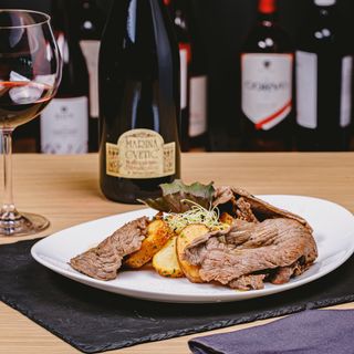 Fettine di vitella in padella con patate