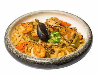 Локшина з морепродуктами (250g)