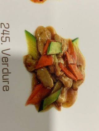 245. Pollo verdure