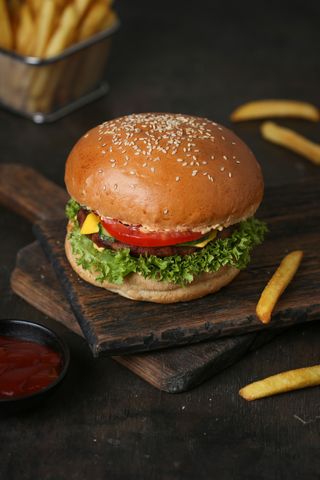 Չիզբուրգեր տավարի մսով 290 գր