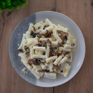 Pasta piletina i pečurke*