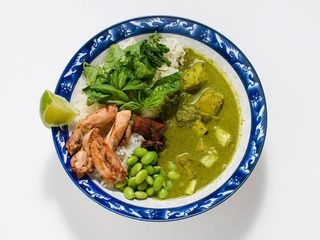 Рис з зеленим карі з куркою (350г)