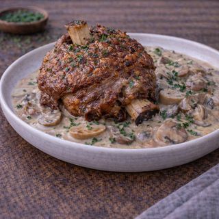 Golonka w sosie grzybowym