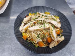 Asian noodle chicken