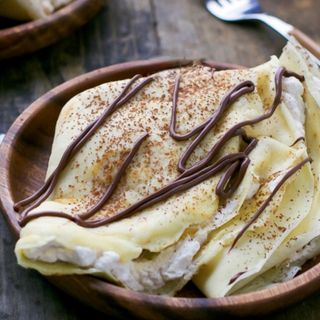 კრეპი ნუთელათი და ვანილის კრემით