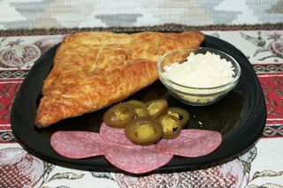 Chaczapuri Salami Jalapenio i Ser