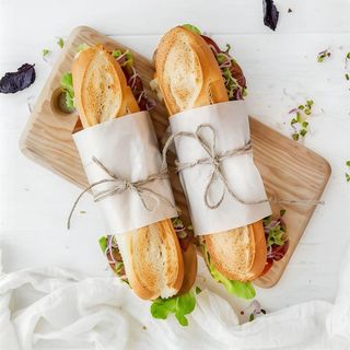 Bocadillo De Pollo salsa.