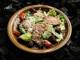 Салат Цезар з курчам та житніми грінками (230g)