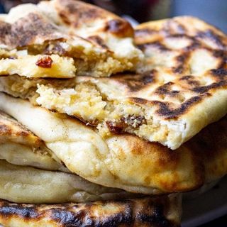 Peshwari naan