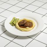 Говяжьи котлеты с пюре и дэмиглясом