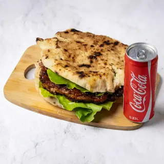 Gurmanska pljeskavica 250g + Coca-Cola 0.33l