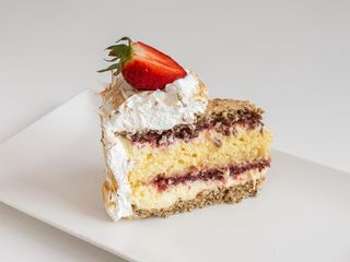 Felie tort capsunica