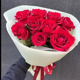 Букет із 9 троянд Евер Ред