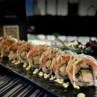 URAMAKI SALMÓN (8 uds.)