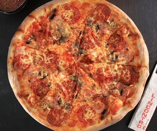 Pizza Capricioasa - pe vatra