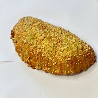 Drożdżówka z nadzieniem pistacjowym