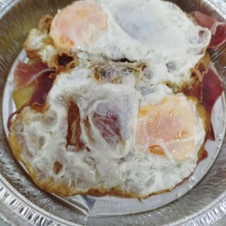 Huevos rotos con jamon