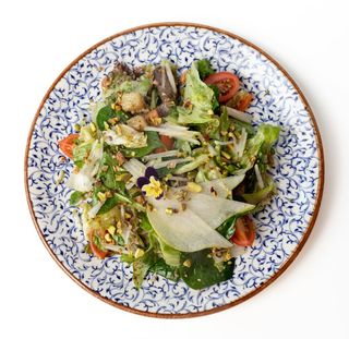 Теплий салат з печінкою та грушею (220г)