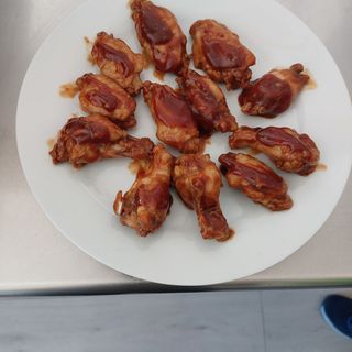 Alitas De Pollo Con Salsa Barbacoa (7 Uds.)