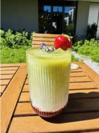 Iced Matcha Truskawkowa (300ml)