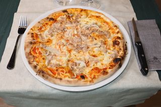PIZZA TONNO E CIPOLLE