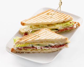 Сэндвич с ветчиной и сыром