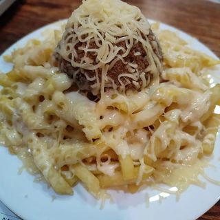 Patatas Con Queso Y Carne (1/2 Ración)