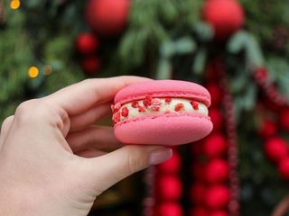 Макарон полуниця м'ята (50g)