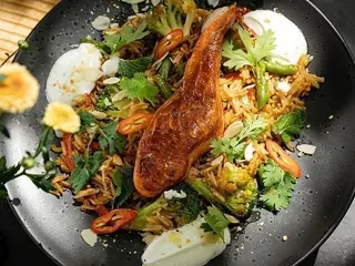 Стейк лосося в теріякі зі смаженим рисом (350g)