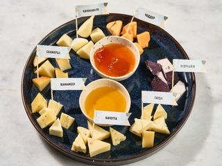 Дегустаційна тарілка витриманих сирів (370г)