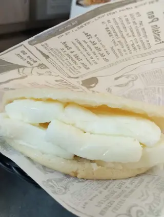 Arepa Asada Tradicional Con Queso Guayanés