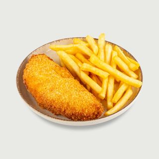 Курячий шніцель з шинкою, сиром та картопля фрі