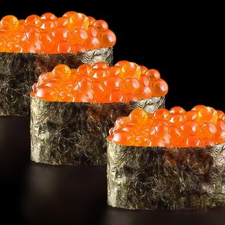 Тріо із червоною ікрою (120г)