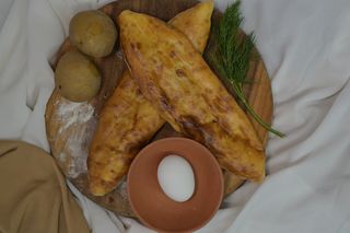 Пирожок с картошкой по-грузински