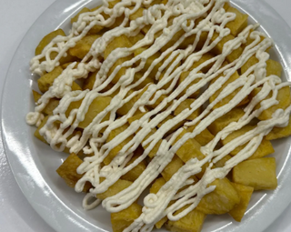 Patatas alioli (ración)