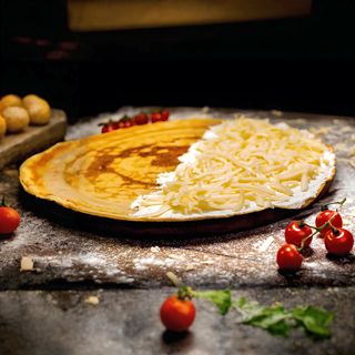 Палачинка с топено сирене и кашкавал (230г)