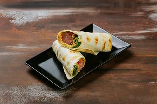 Хот-дог в лаваші з баварською сосискою