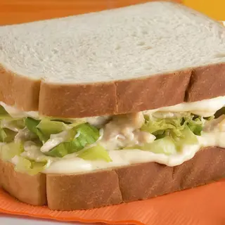 Sandwich De Pollo Mechado