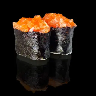 Гункан з лососем (95г)