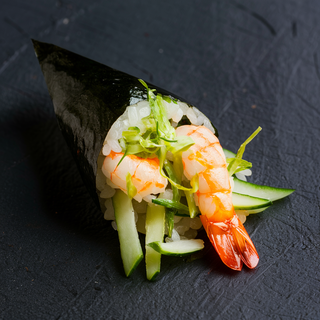 Temaki Langostino, Pepino y Ensalada de Algas (2 Pzs.)