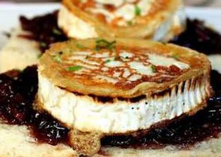 Hamburguesa, Rulo Cabra, Cebolla Caramelizada, Huevo